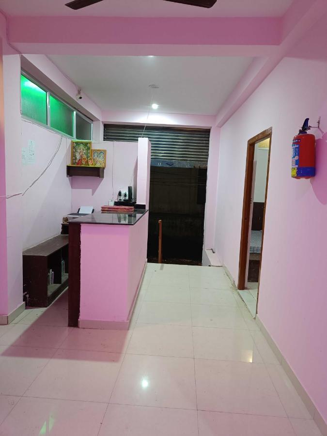 Oyo Pandey Ji Guesthouse Горакпур Екстериор снимка